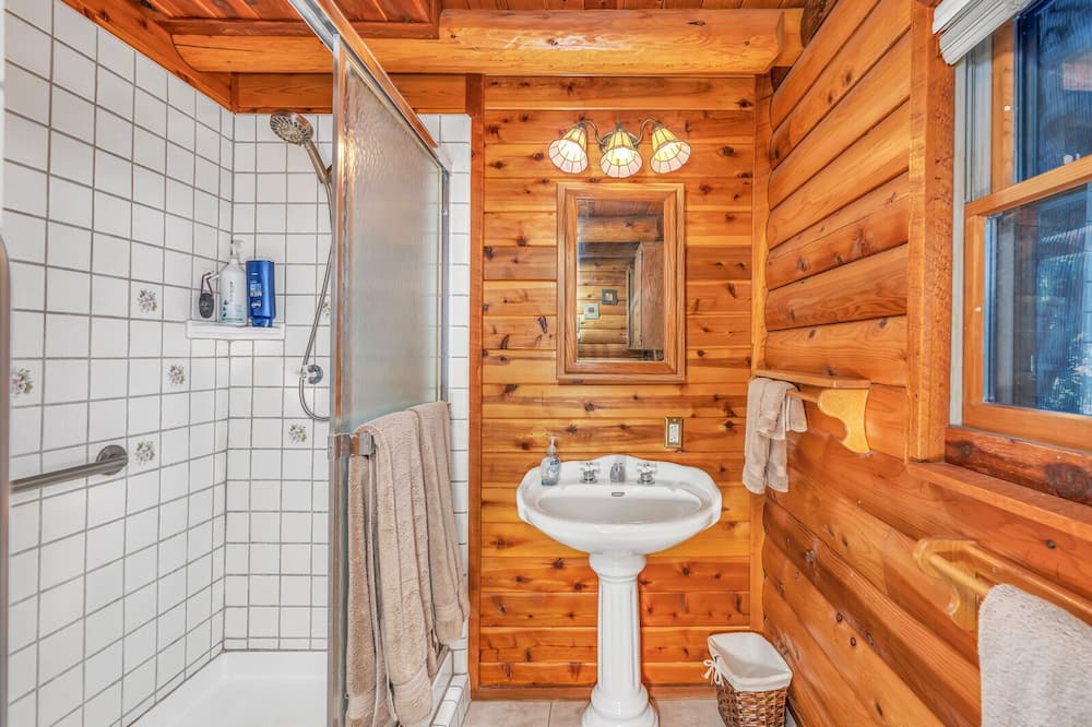 Photo of Bathroom in Coulterville