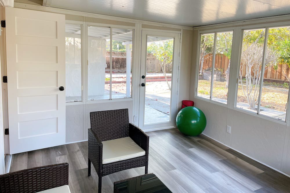 Photo of Livingroom in Rex Manor