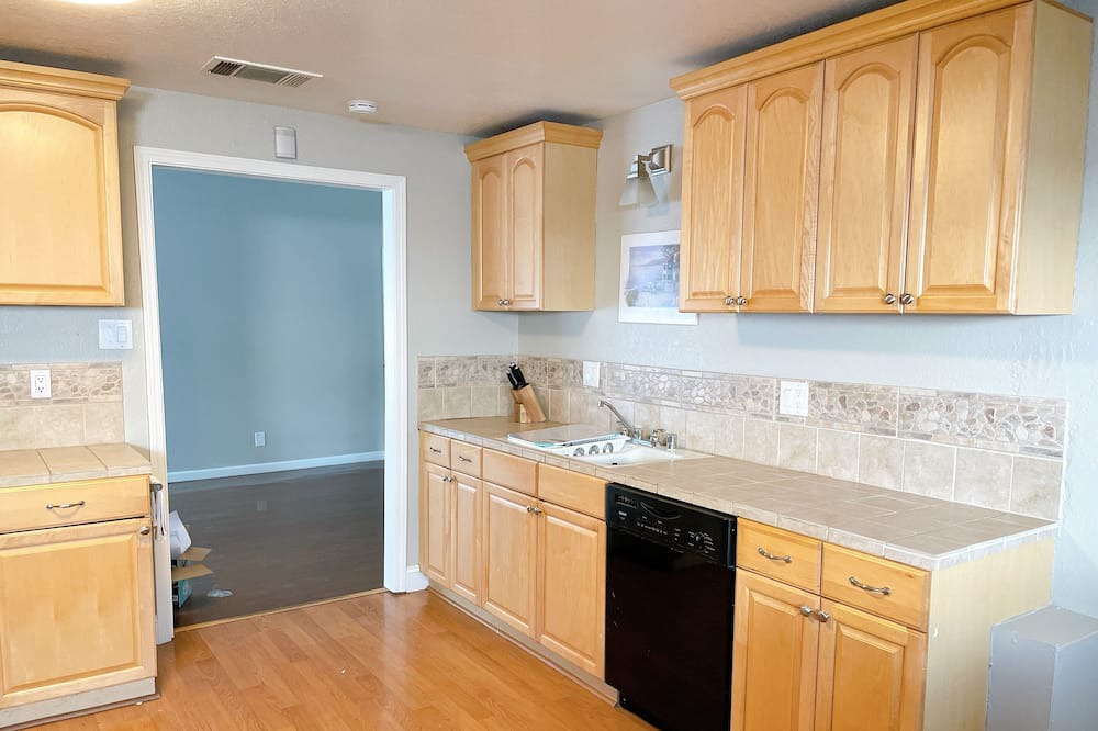 Photo of Kitchen in Rex Manor