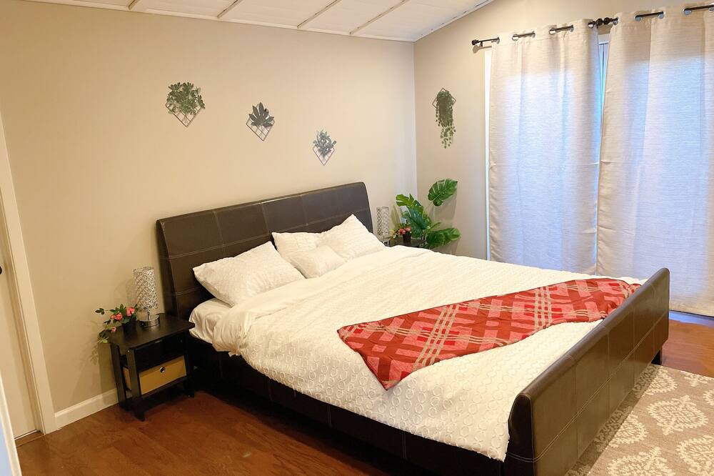 Photo of Bedroom in Rex Manor