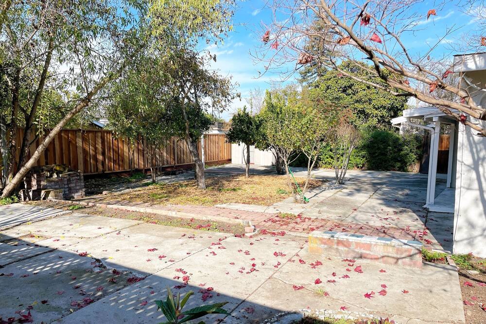 Photo of Outdoor in Rex Manor