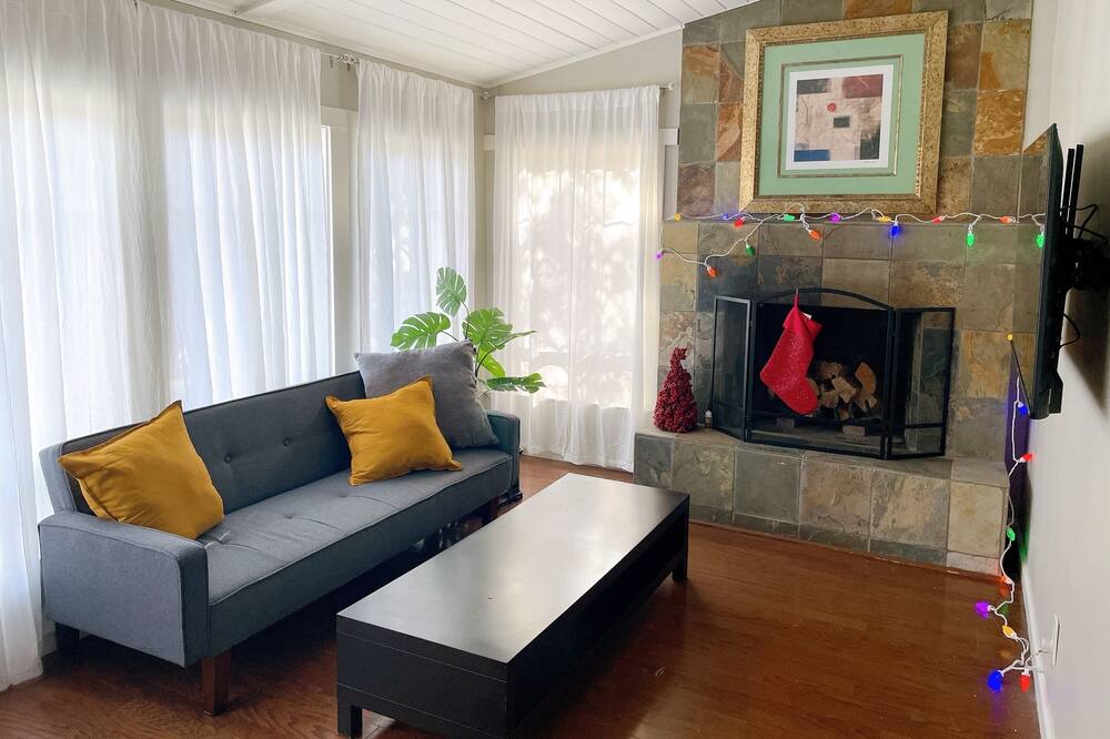 Photo of Livingroom in Rex Manor