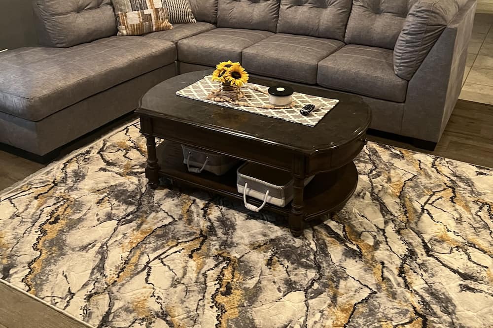 Photo of Livingroom in Sunridge Estates