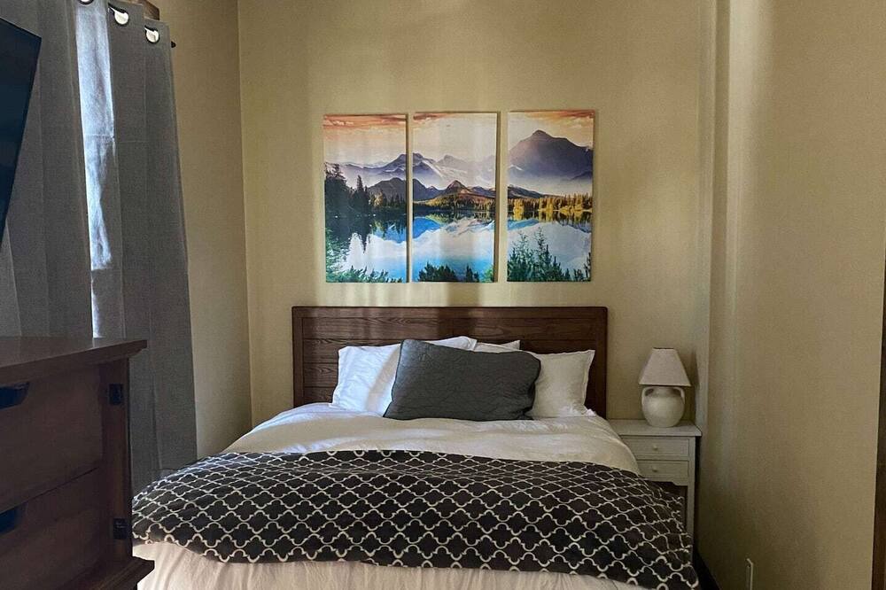 Photo of Bedroom in Kirkwood