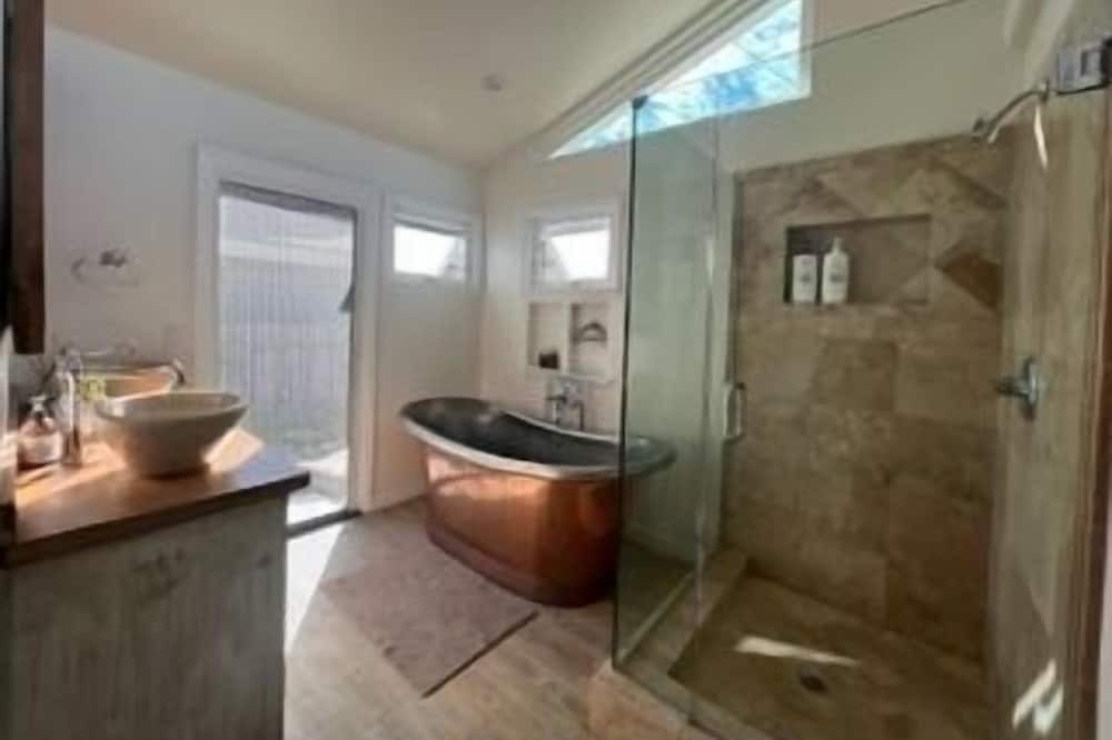 Photo of Bathroom in Park Hill