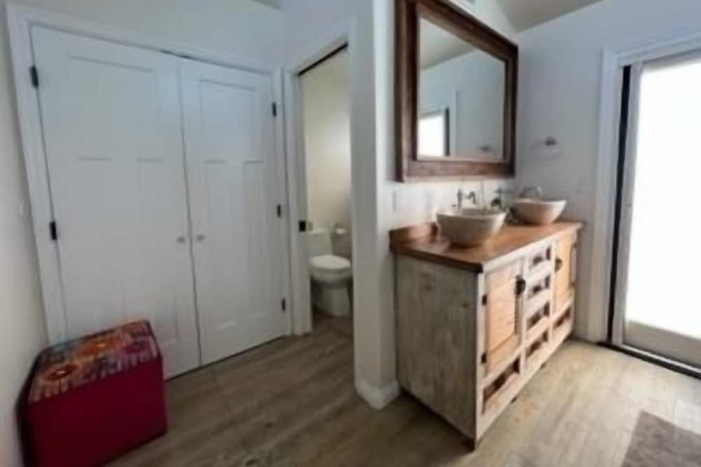 Photo of Bathroom in Park Hill