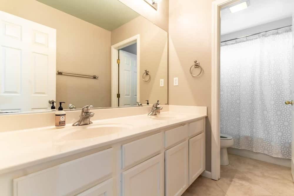 Photo of Bathroom in Elk Grove