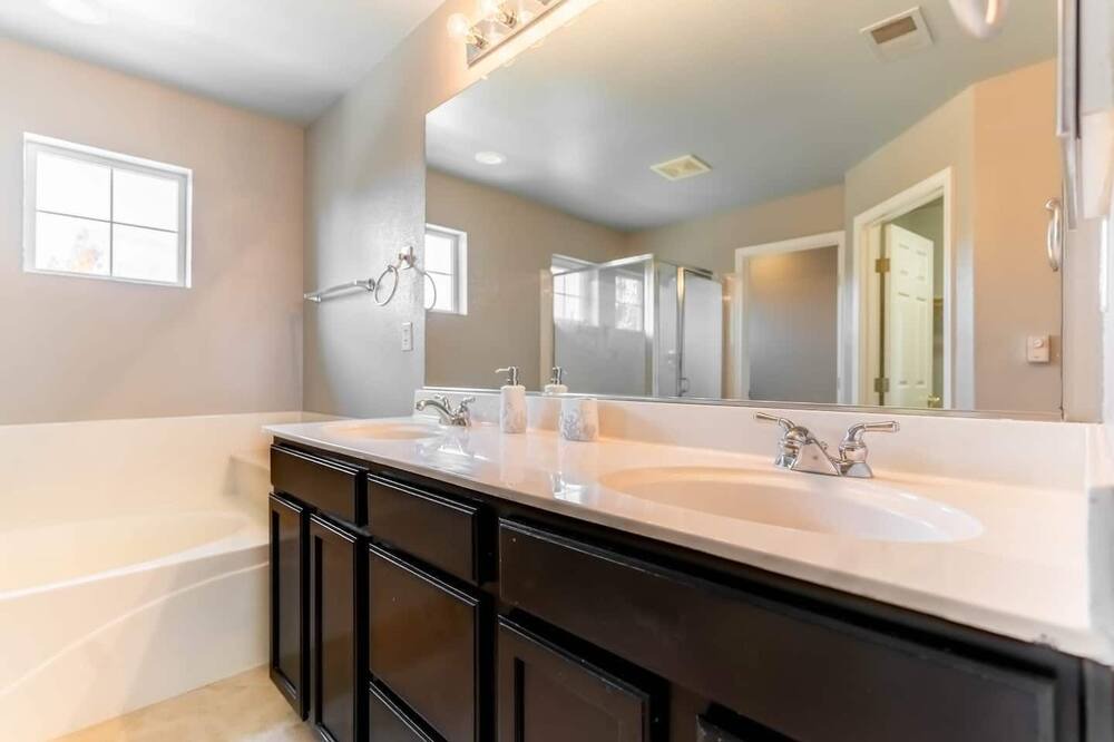 Photo of Bathroom in Elk Grove