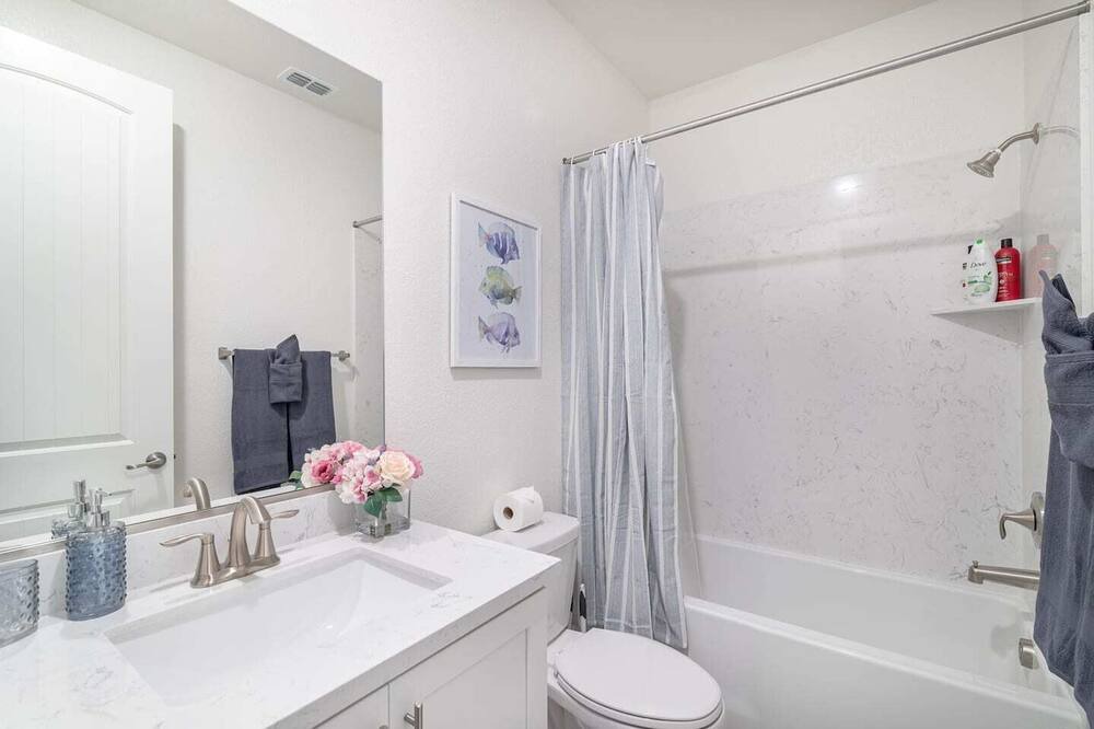Photo of Bathroom in Elk Grove