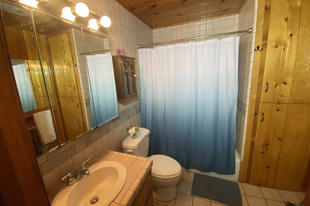Photo of Bathroom in Wishon