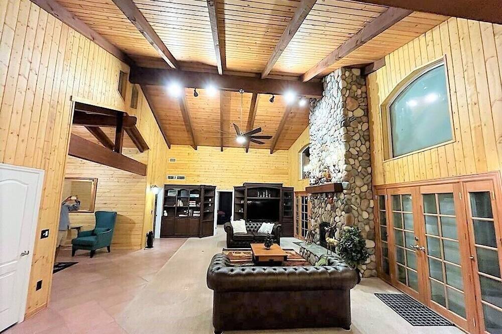 Photo of Livingroom in Coarsegold