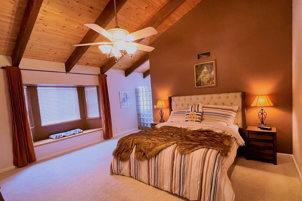 Photo of Bedroom in Coarsegold