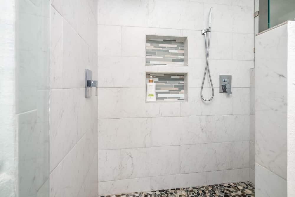 Photo of Bathroom in Lemoore