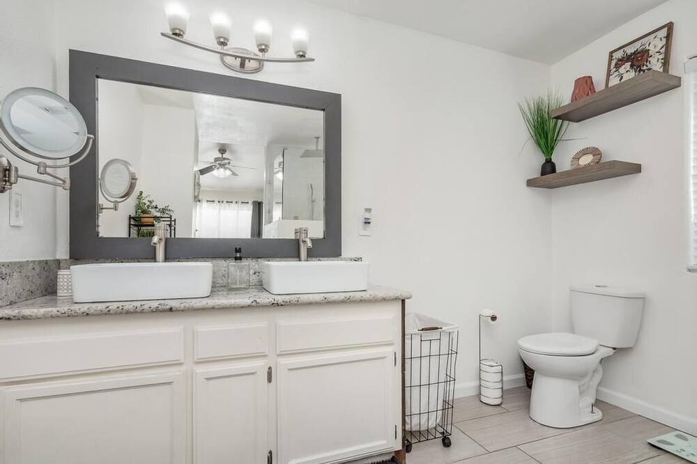 Photo of Bathroom in Lemoore