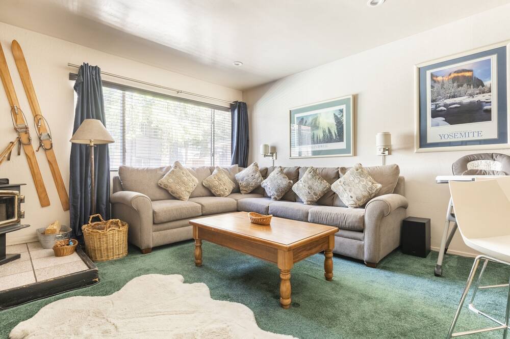 Photo of Livingroom in Mammoth Lakes
