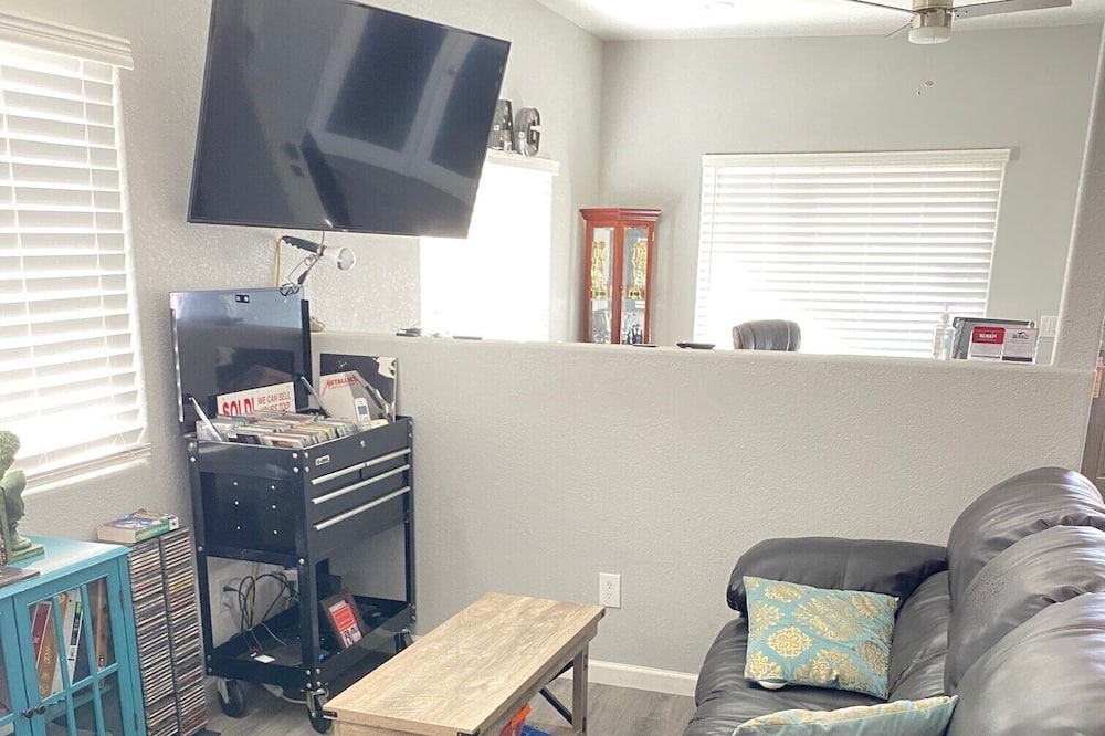 Photo of Livingroom in Turlock
