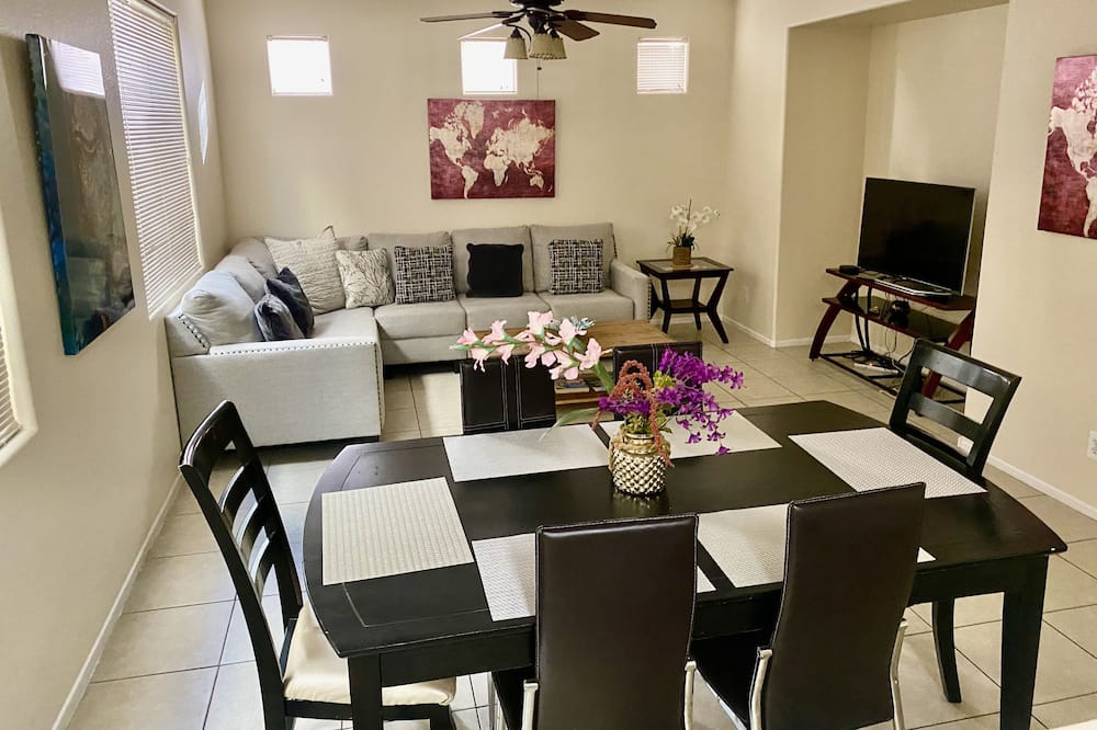 Photo of Livingroom in Rhodes Ranch