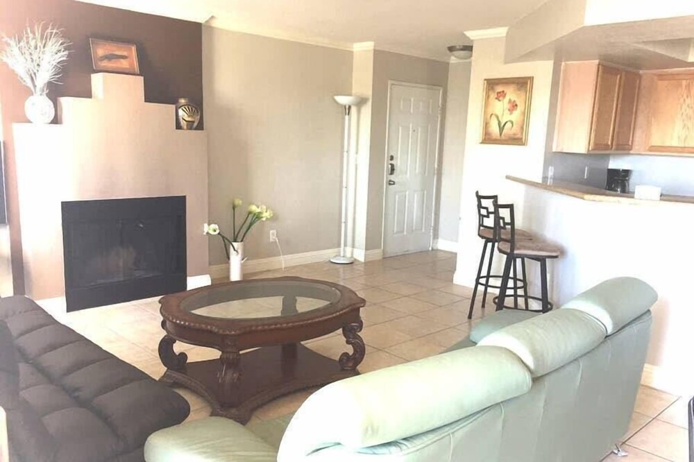 Photo of Livingroom in Canyon Gate