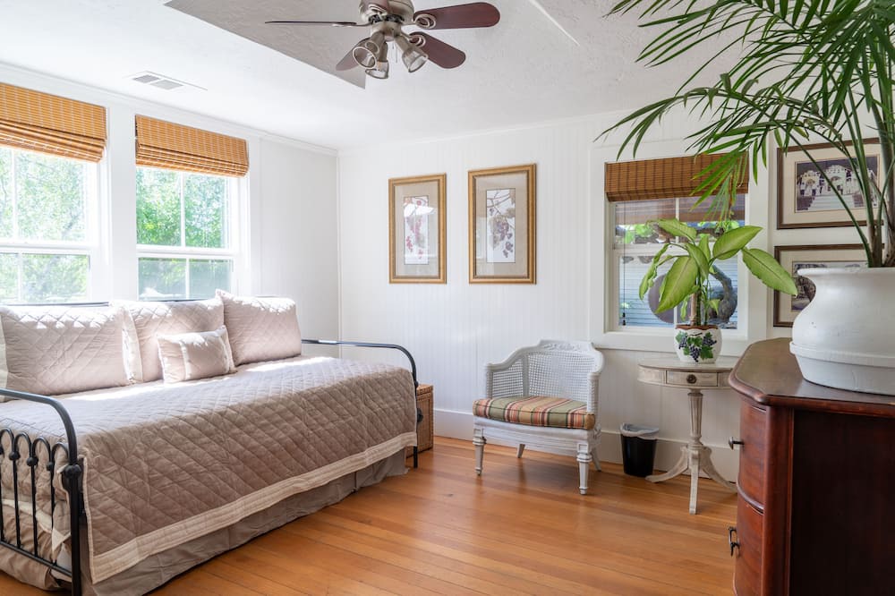 Photo of Bedroom in Victor