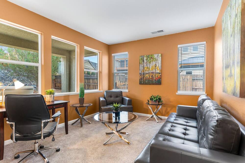 Photo of Livingroom in Reno