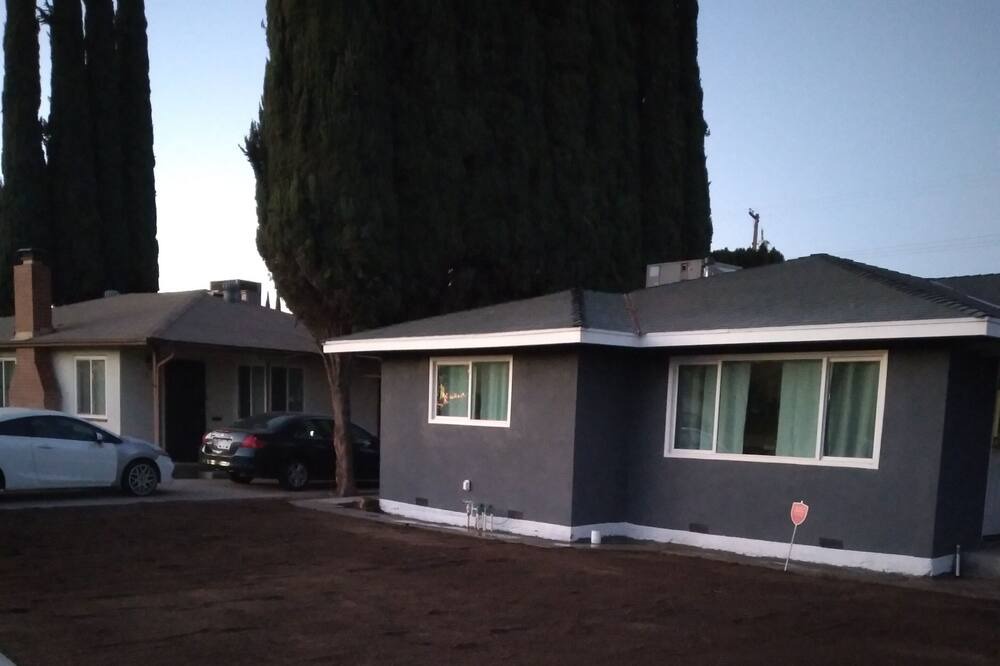 Photo of Outdoor in Raisin