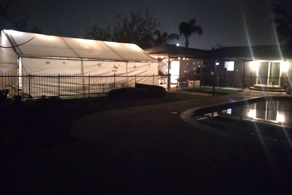 Photo of Outdoor in Raisin