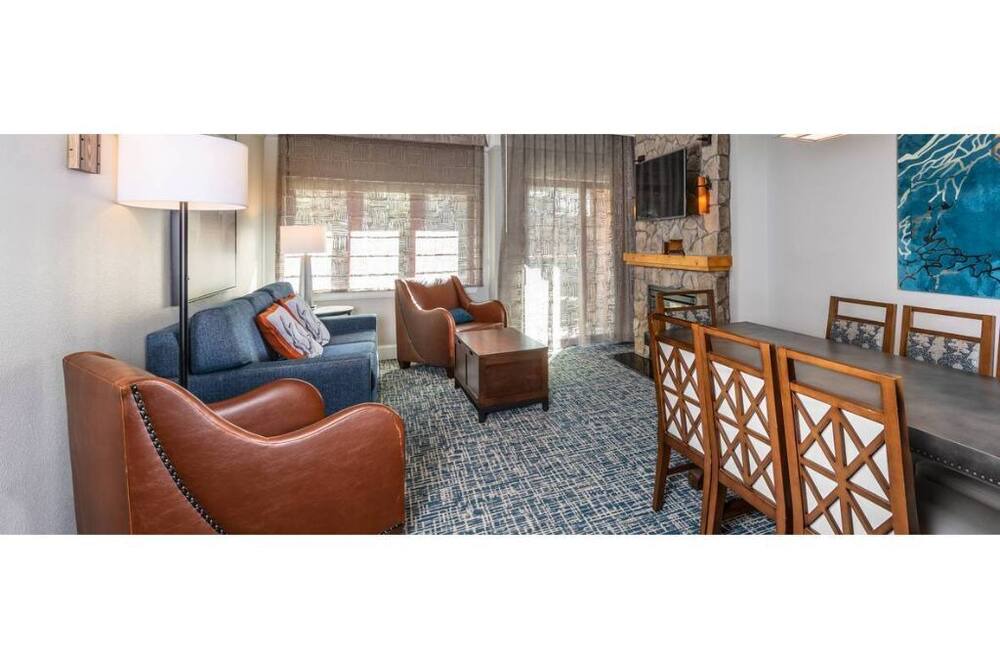 Photo of Livingroom in Stateline