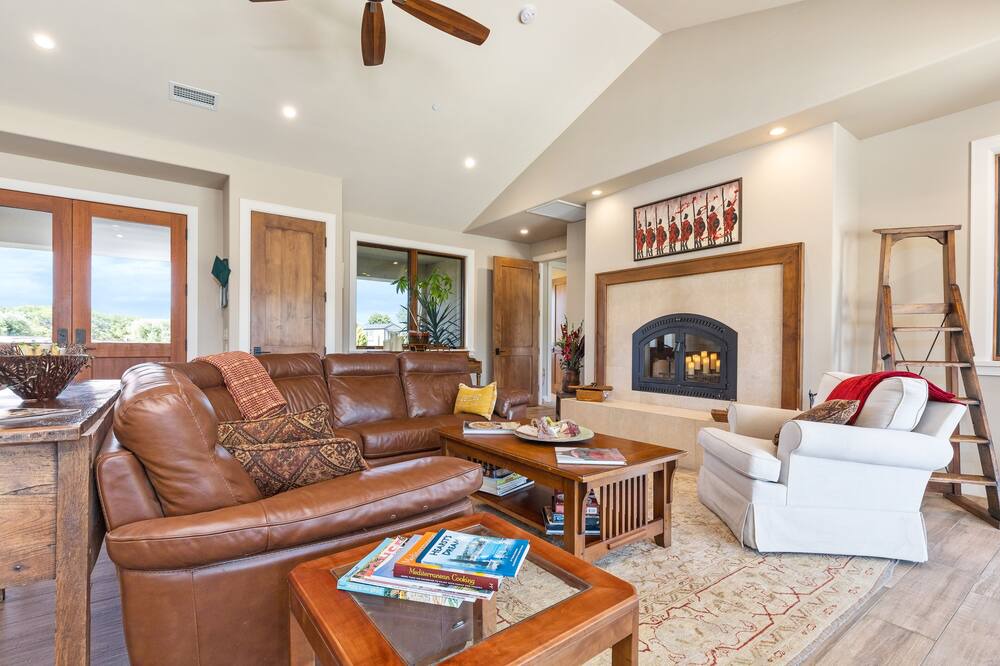 Photo of Livingroom in Templeton