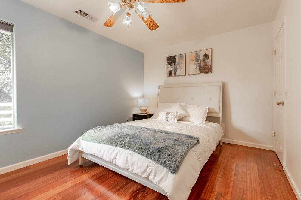 Photo of Bedroom in Oakhurst
