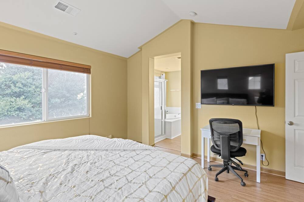 Photo of Bedroom in Salinas