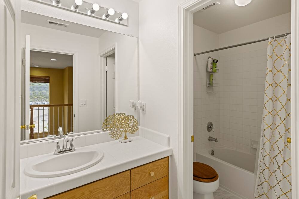 Photo of Bathroom in Salinas