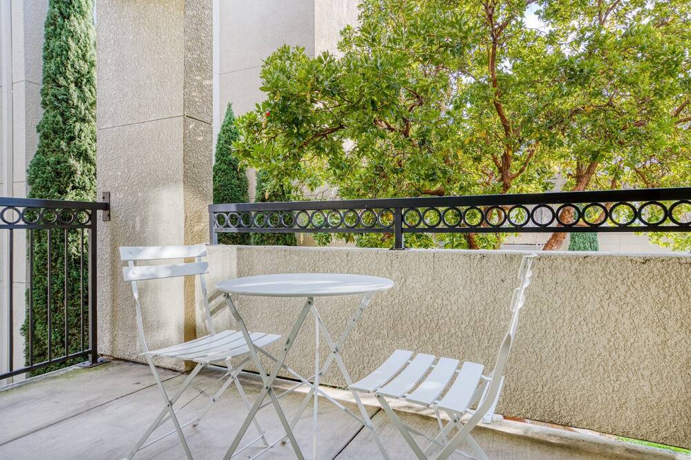 Photo of Patio Balcony in East San Mateo