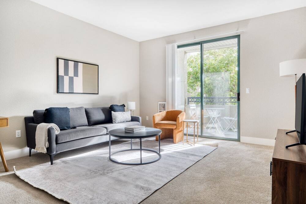 Photo of Livingroom in East San Mateo