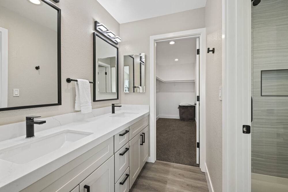 Photo of Bedroom in Discovery Bay