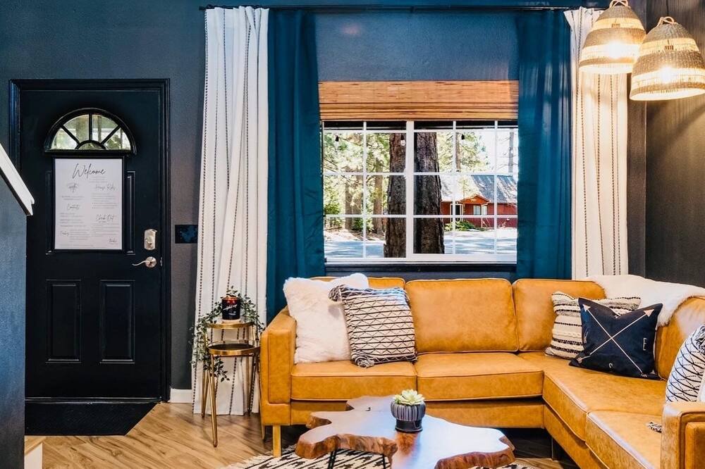 Photo of Livingroom in Sierra Village