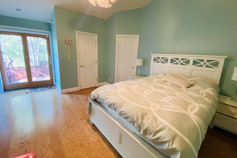 Photo of Bedroom in Groveland
