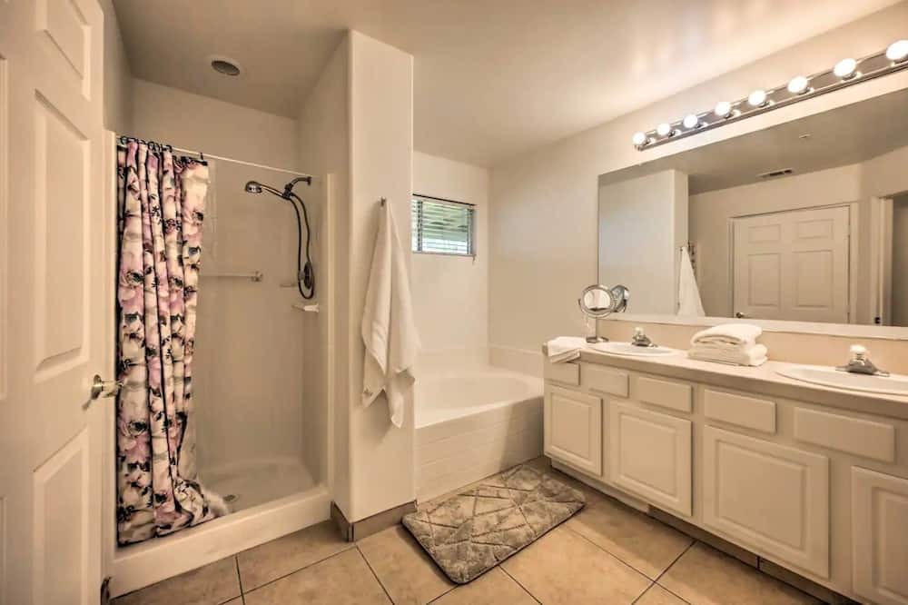 Photo of Bathroom in Greenacres