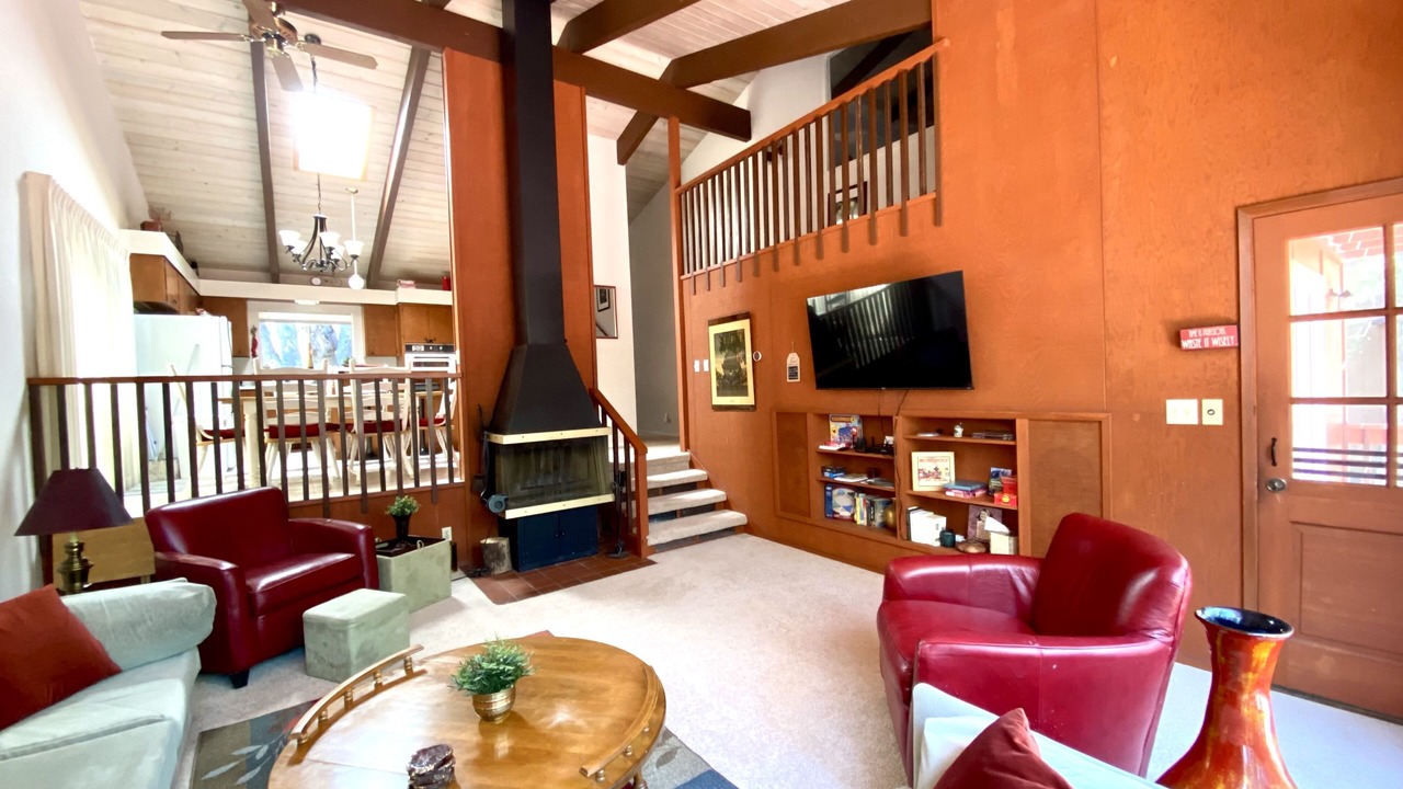Photo of Livingroom in Groveland