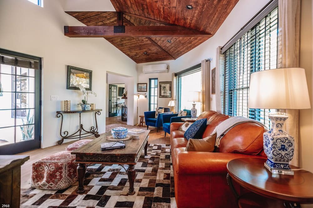 Photo of Livingroom in The Mesa