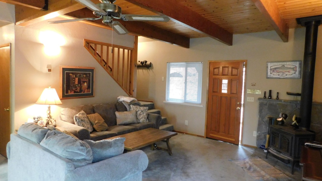 Photo of Livingroom in Cold Springs