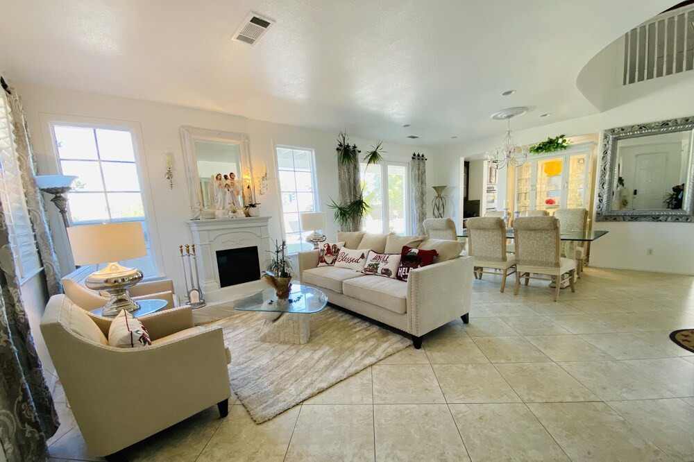 Photo of Livingroom in Murrieta