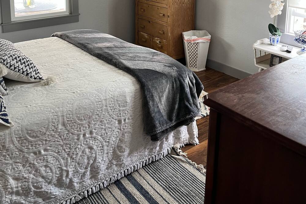 Photo of Bedroom in Linden