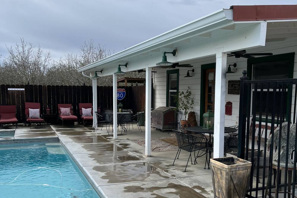 Photo of Outdoor in Linden