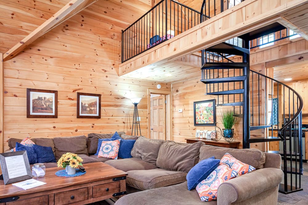 Photo of Livingroom in Alta Sierra