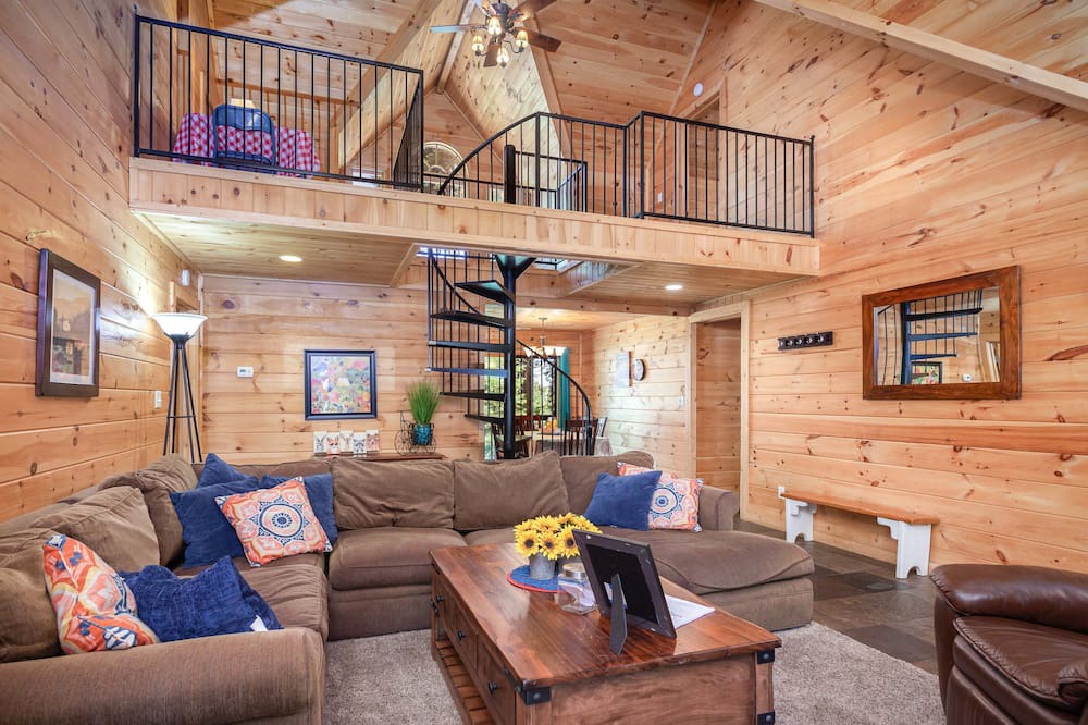 Photo of Livingroom in Alta Sierra