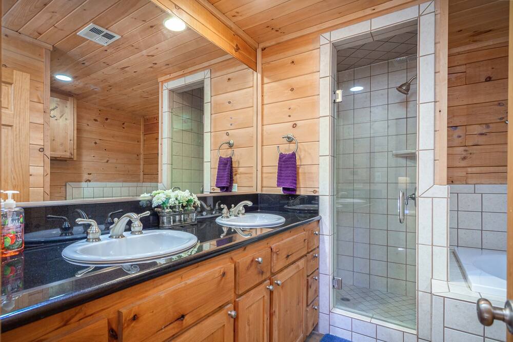 Photo of Bathroom in Alta Sierra
