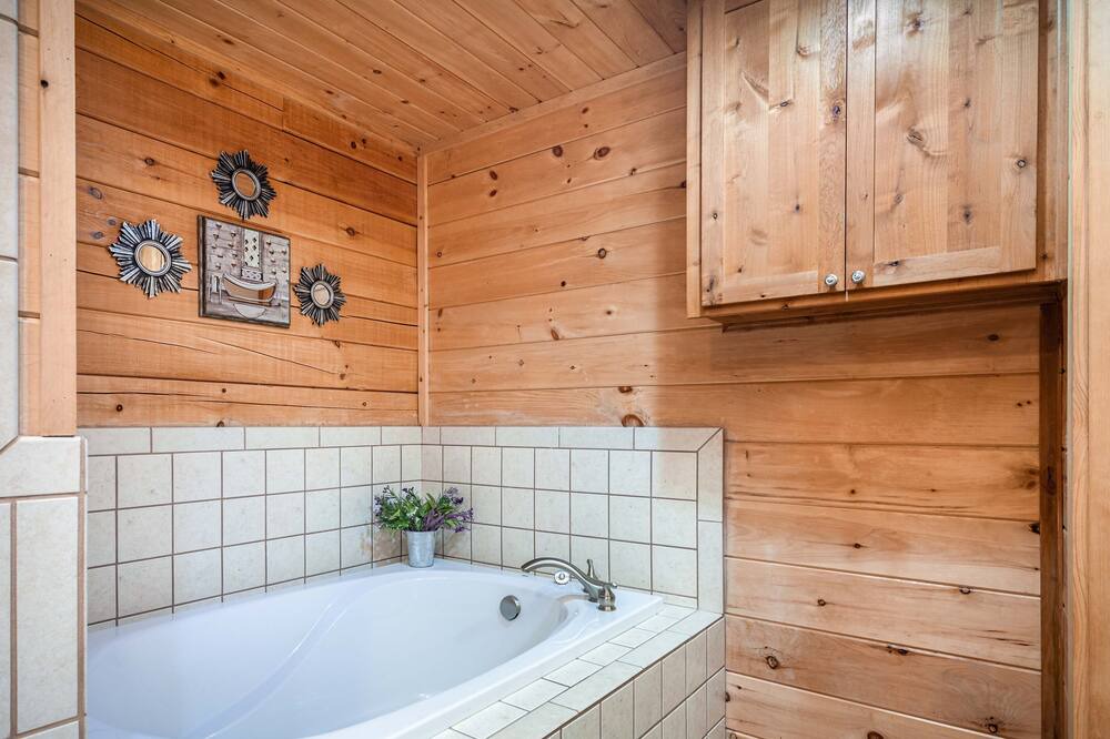Photo of Bathroom in Alta Sierra