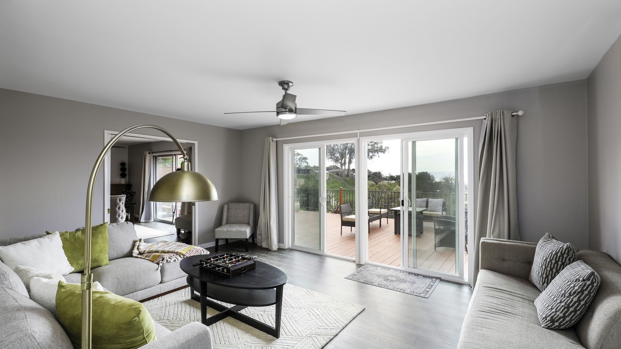 Photo of Livingroom in Fairview