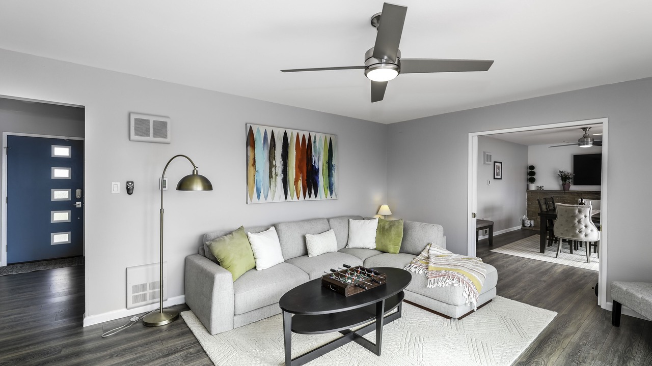 Photo of Livingroom in Fairview