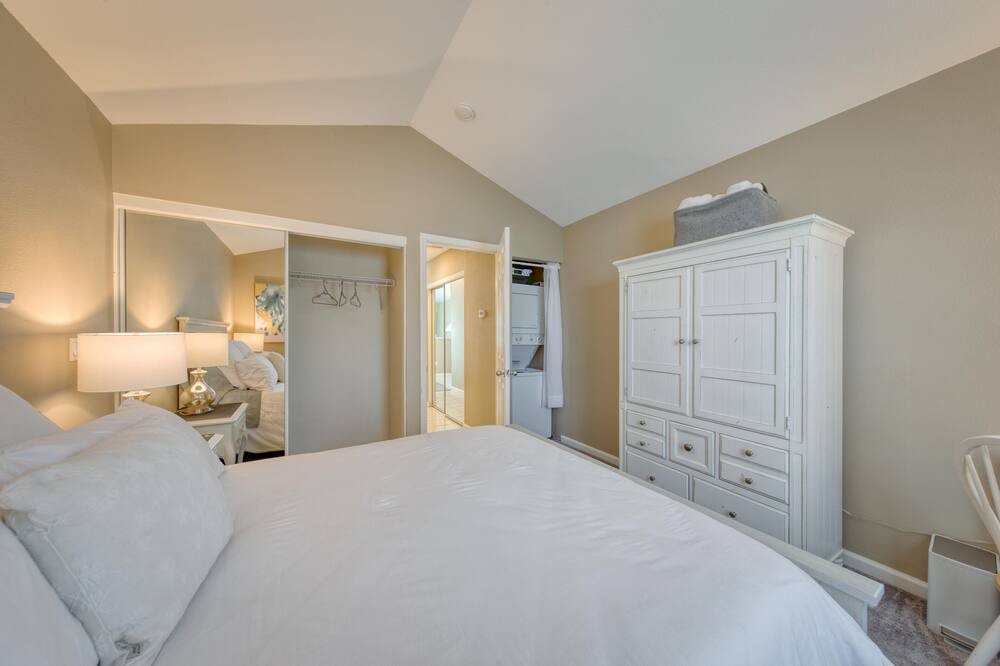 Photo of Bedroom in Santa Rosa